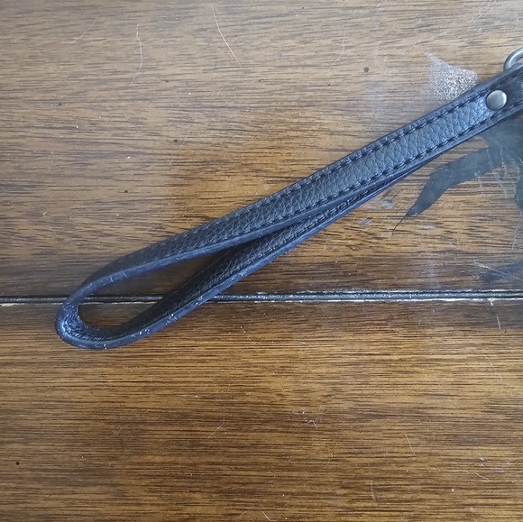 Black Simply Vera signature monogram magnetic closure fold clutch wristlet purse - Picture 6 of 12